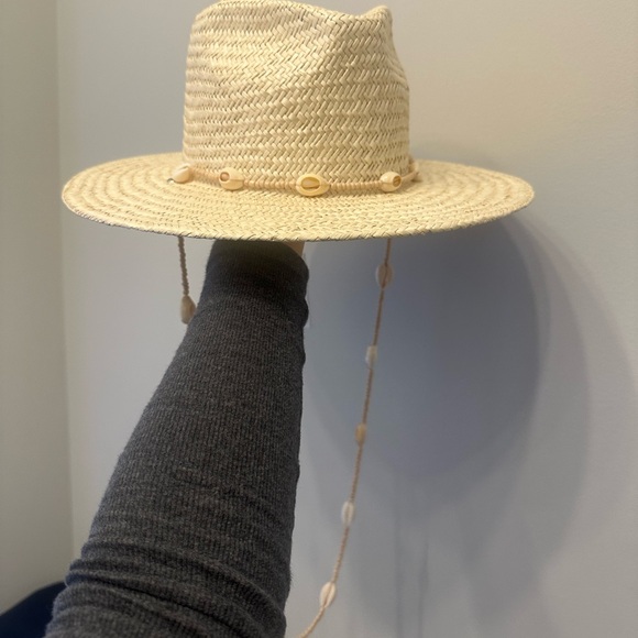 Lack of color seashells fedora - Picture 4 of 7